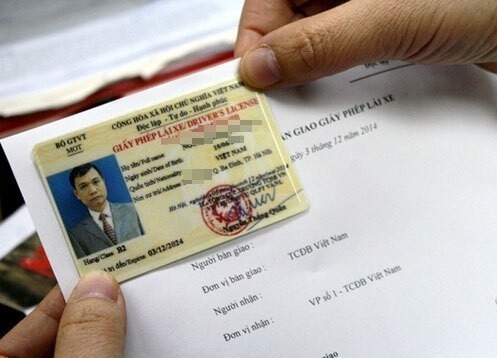 Người dân có thể đổi giấy phép lái xe qua Cổng dịch vụ công quốc gia. Ảnh: Phương Sơn