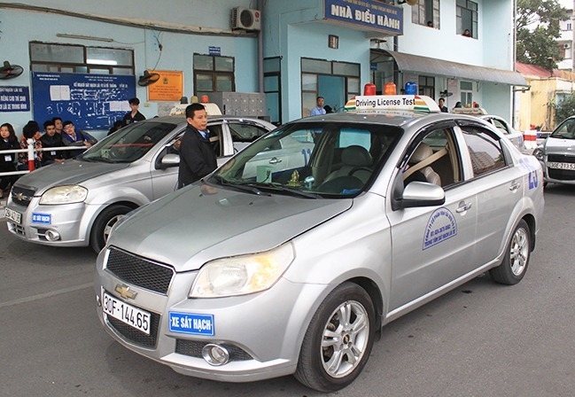 Sát hạch lái xe tại một trung tâm ở Sài Đồng, Gia Lâm, Hà Nội. Ảnh:Anh Duy.