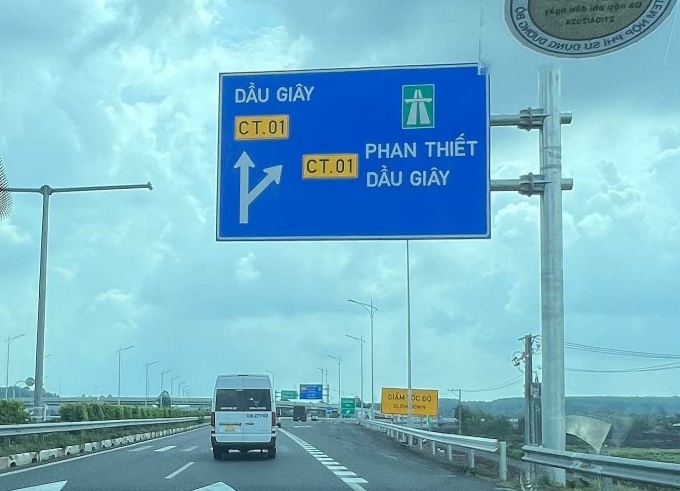 Đoạn dẫn vào cao tốc Phan Thiết - Dầu Dây. Ảnh: Tân Phan