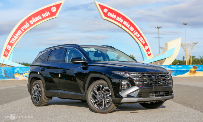 Hyundai Tucson 2024 bản 1.6 Turbo lăn bánh tại Quảng Bình. Ảnh: Lương Dũng