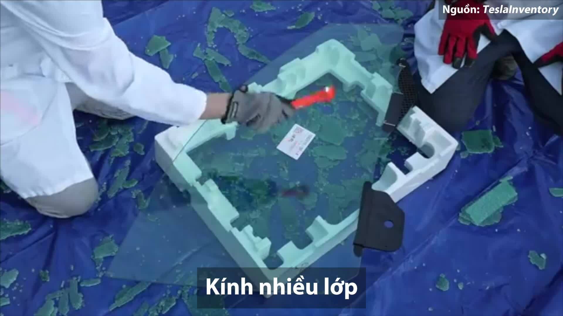 Búa thoát hiểm không có tác dụng với mọi loại kính xe