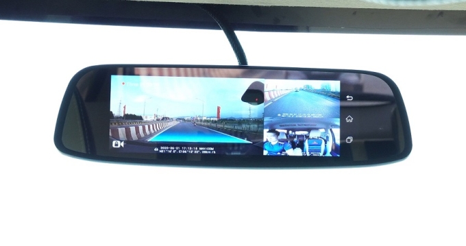Camera hành trình dạng gương hậu Navicom M79 Plus. Ảnh: Navicom
