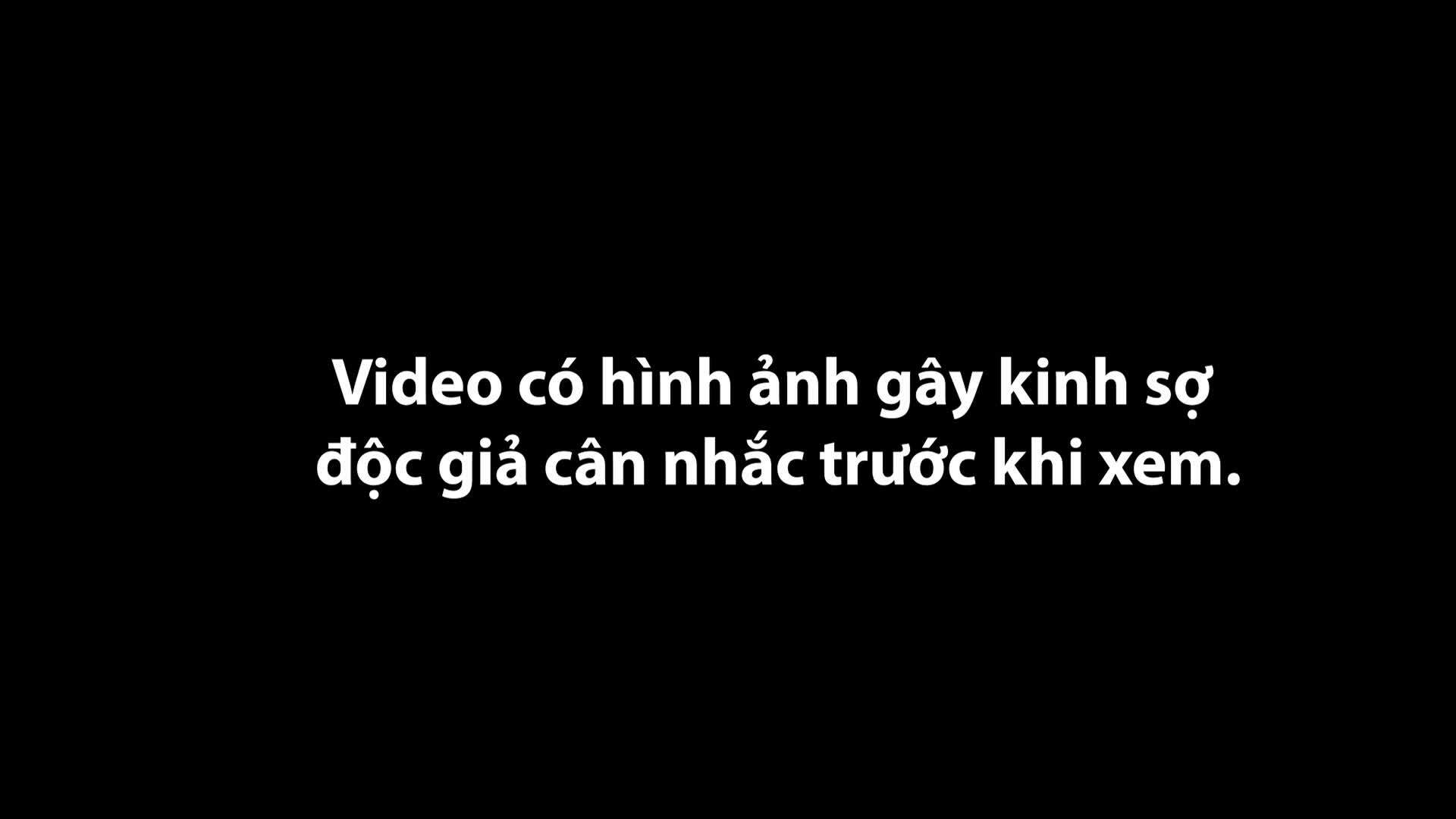 Khoảnh khắc ôtô 7 chỗ vượt ẩu gây tai nạn liên hoàn