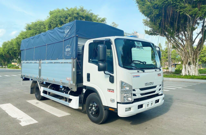 Một dòng xe tải 3,5 tấn với trọng tải 3.490 kg, có thể lái bởi bằng B2 trước đây. Ảnh: Isuzu Cần Thơ