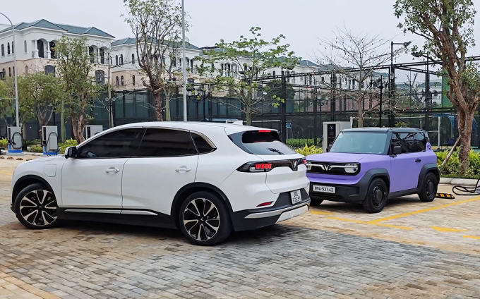 Khi ghép dọc, tài xế có thể lấy lái để việc đỗ xe dễ dàng hơn. Ảnh: Quang Anh